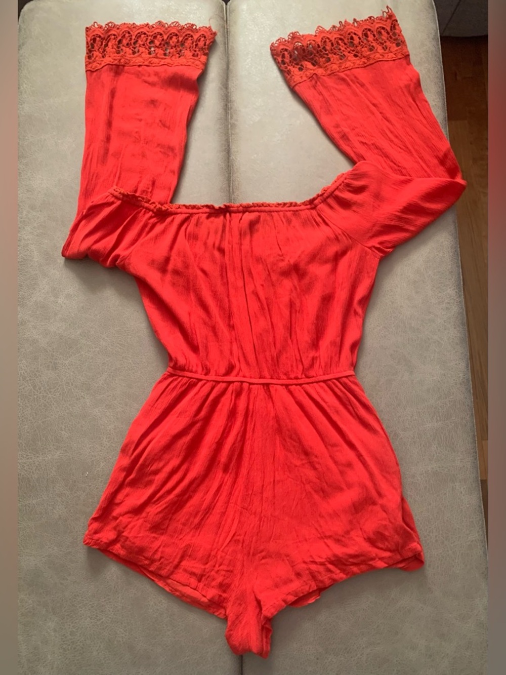 Forever 21 Womens Red Off Shoulder Lace Cuff Long Sleeve Romper w/ Pockets Small - Picture 5 of 8
